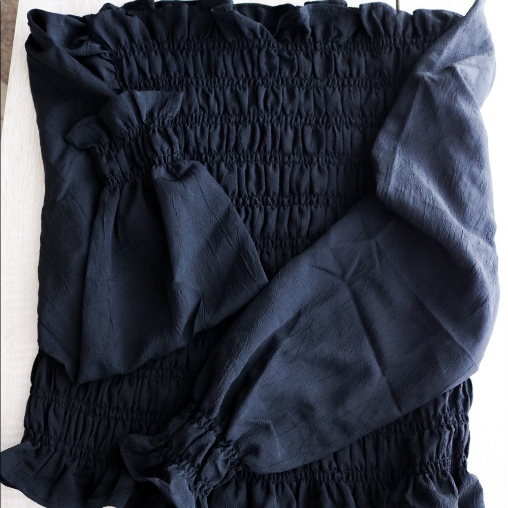 NEW! H&M Ruffle Top - Picture 2 of 2